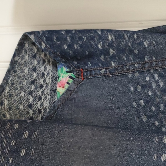 Robert Graham shirt - Picture 2 of 5